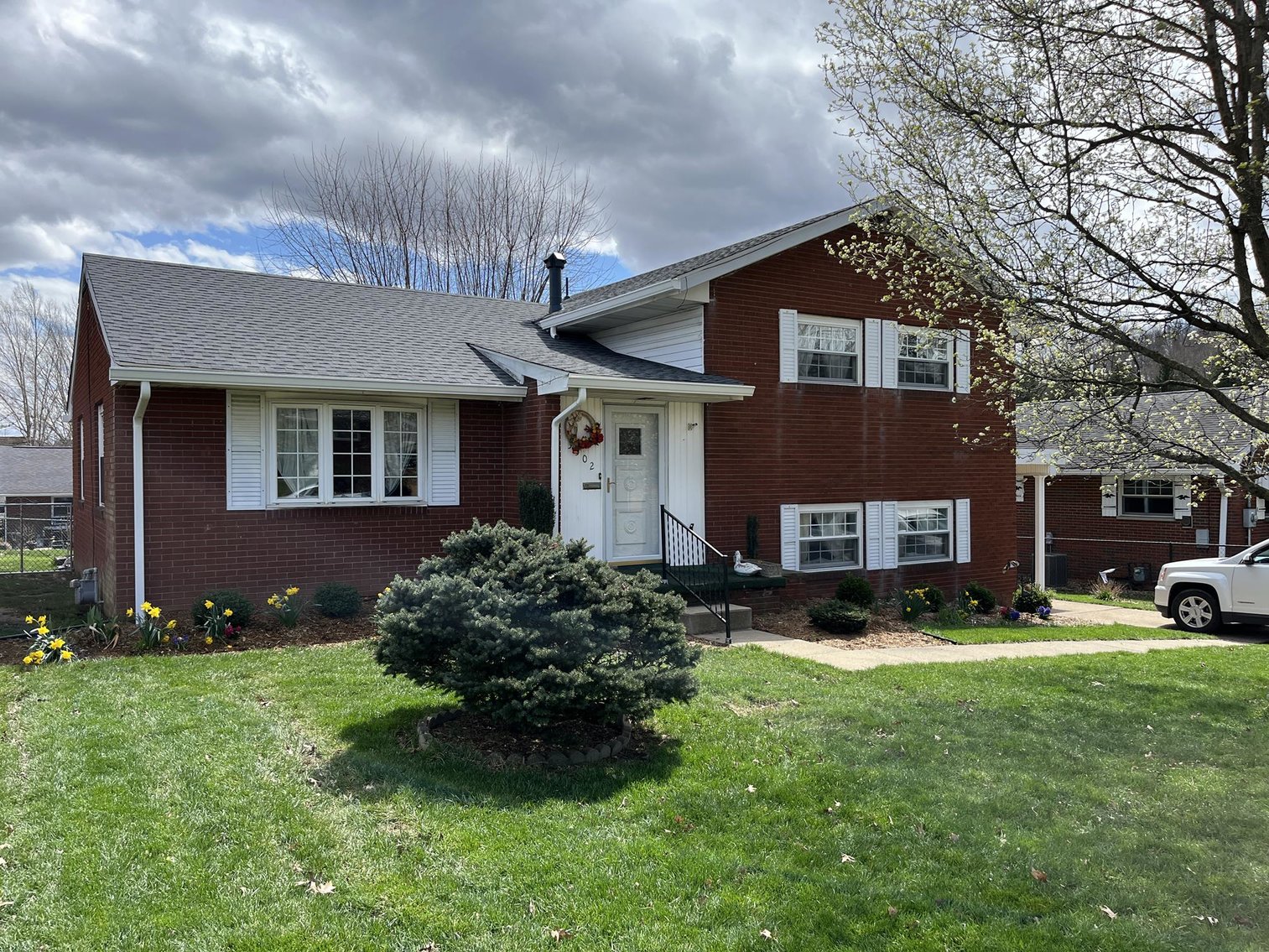 Image for SOLD $159,500 - 4-Bedroom Tri-Level in Parkersburg