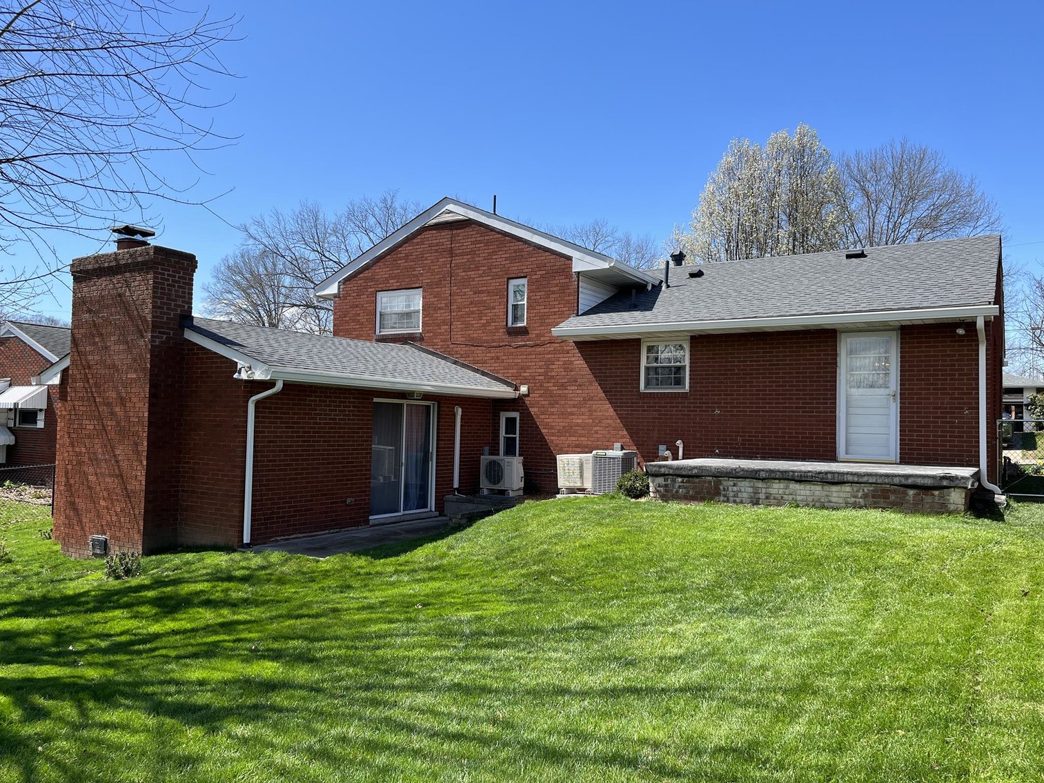 Image for SOLD $159,500 - 4-Bedroom Tri-Level in Parkersburg