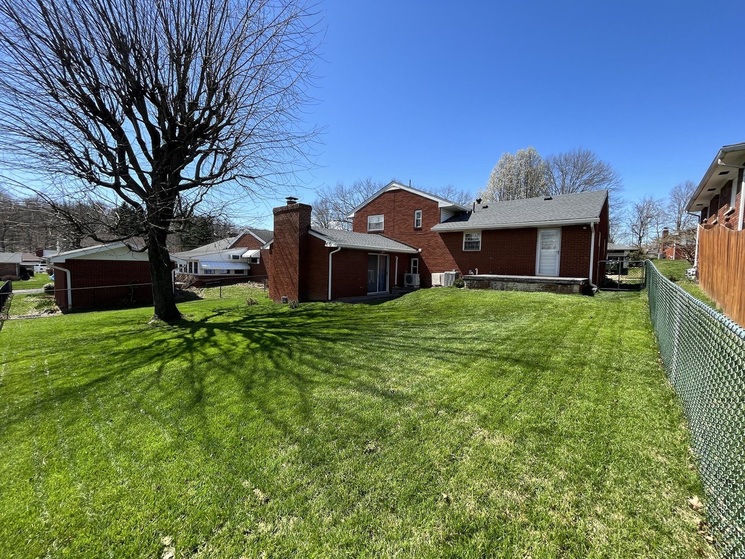 Image for SOLD $159,500 - 4-Bedroom Tri-Level in Parkersburg