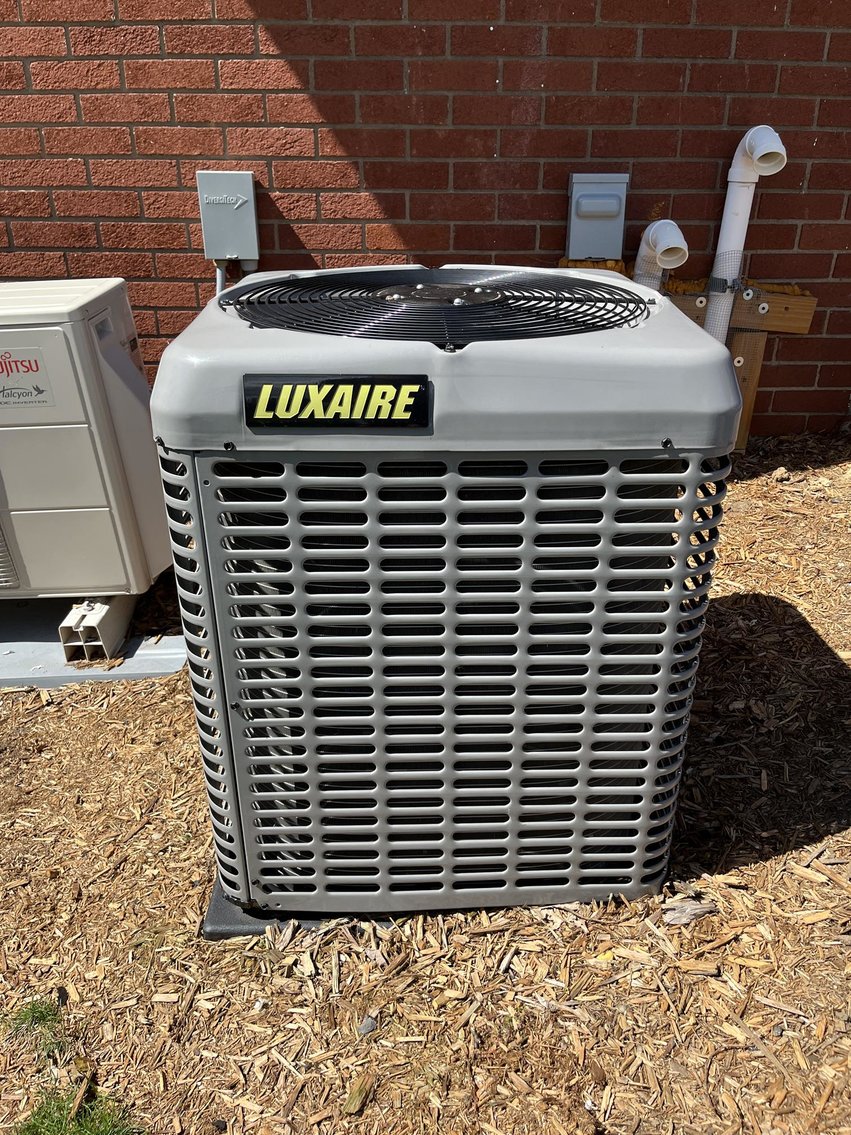 Image for SOLD $159,500 - 4-Bedroom Tri-Level in Parkersburg