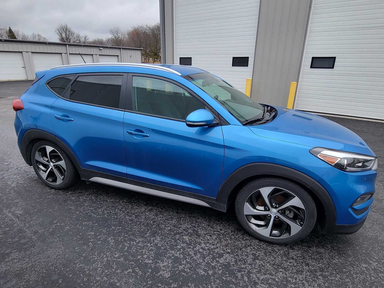 Image for 2017 Hyunda Tuscon, Furniture, Collectibles, Household & more-New Building North