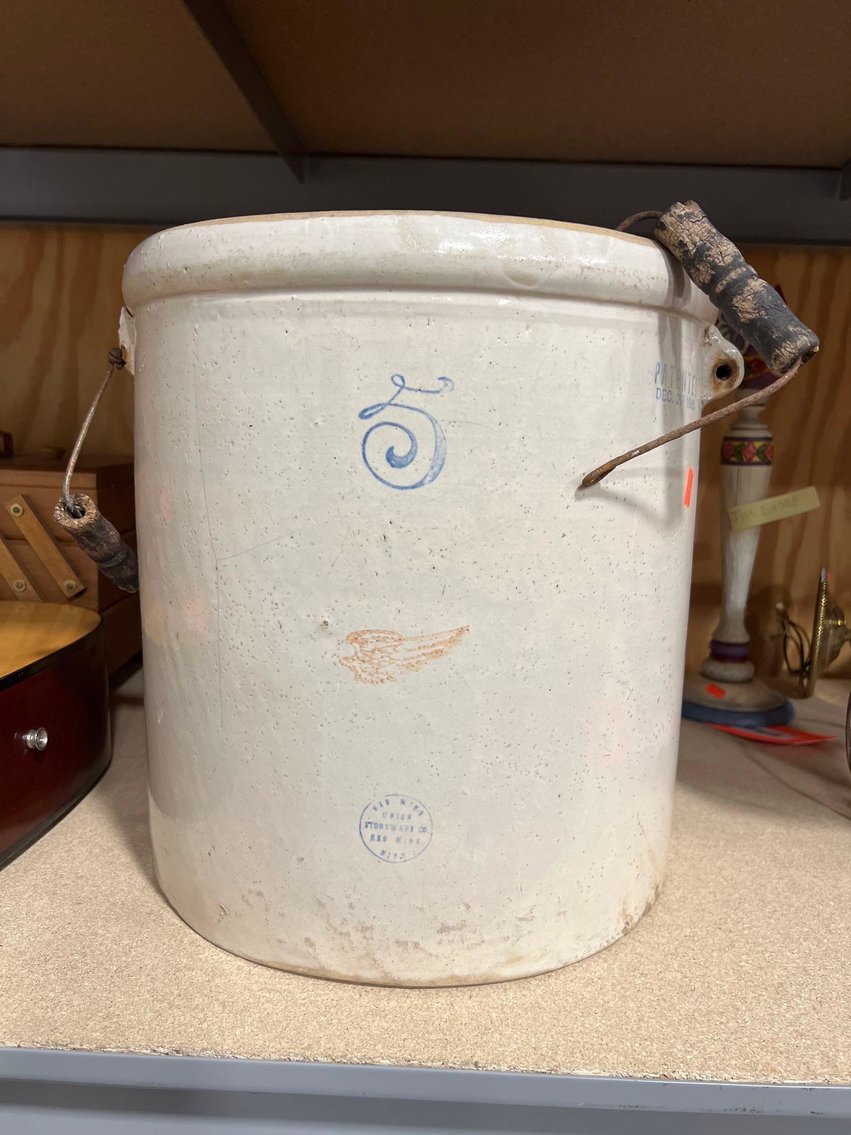 Image for 2017 Hyunda Tuscon, Furniture, Collectibles, Household & more-New Building North