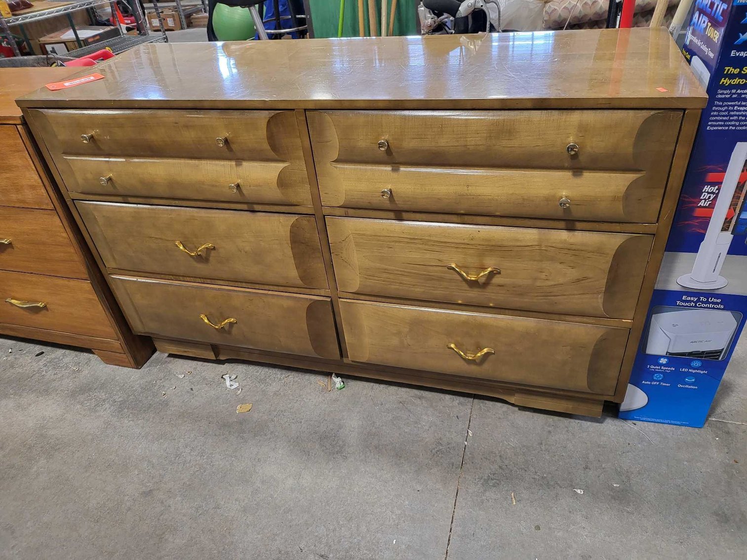 Image for 2017 Hyunda Tuscon, Furniture, Collectibles, Household & more-New Building North