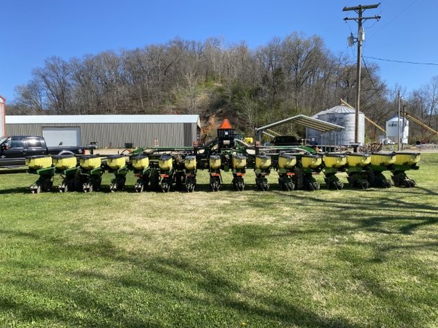 Image for 2014 John Deere 1720  Stack Fold Planter