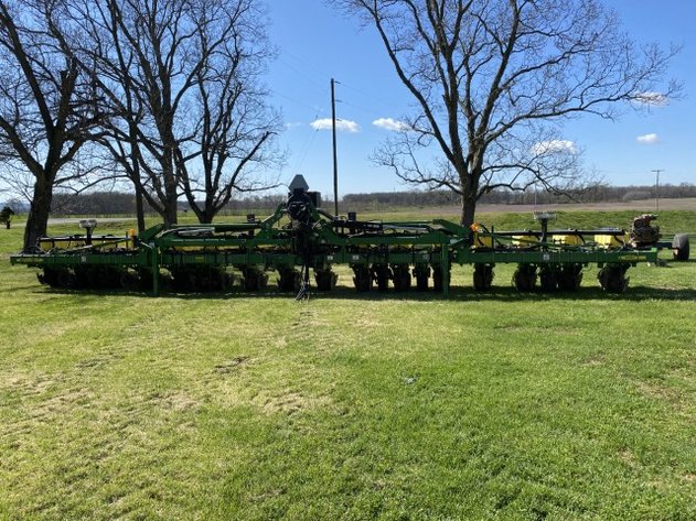 Image for 2014 John Deere 1720  Stack Fold Planter