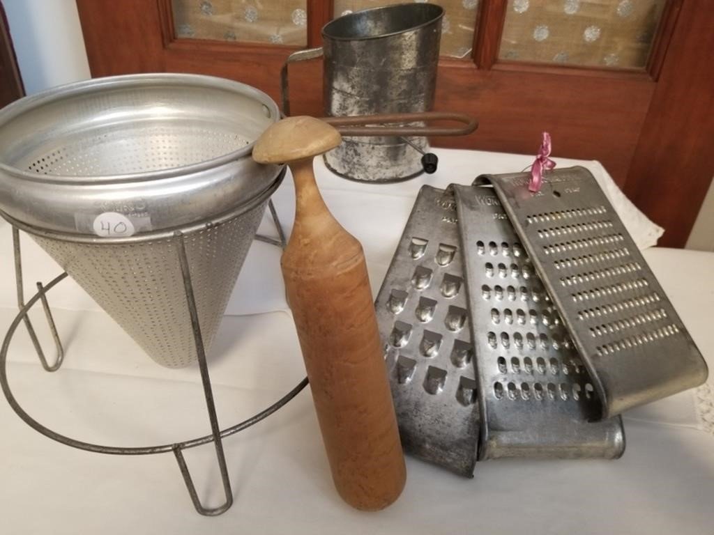 Image for Janie's Treasures Retirement Online Auction