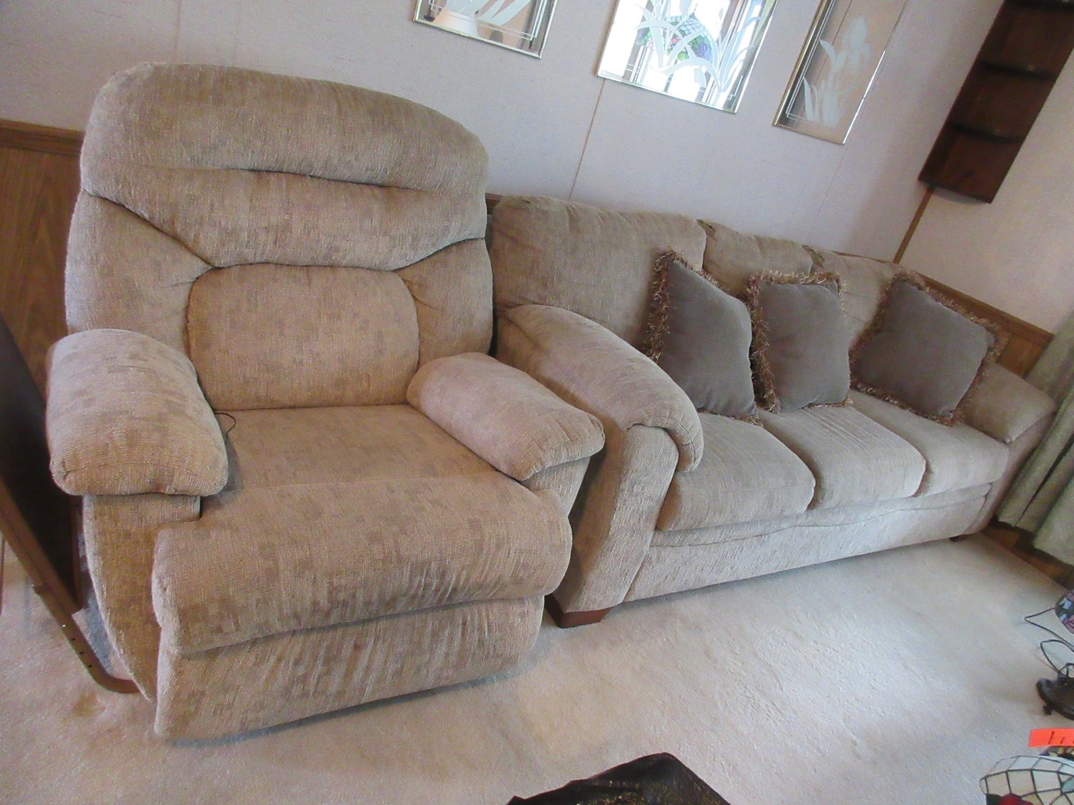 Image for Carmichaels, PA – Fenton Glass, Tiffany-style Lamps, Antiques, Collectibles, Décor and more!