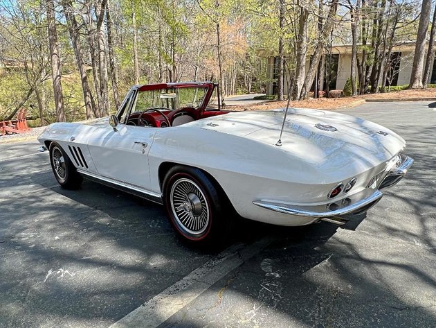 Image for 1961 and 1966 Corvettes!