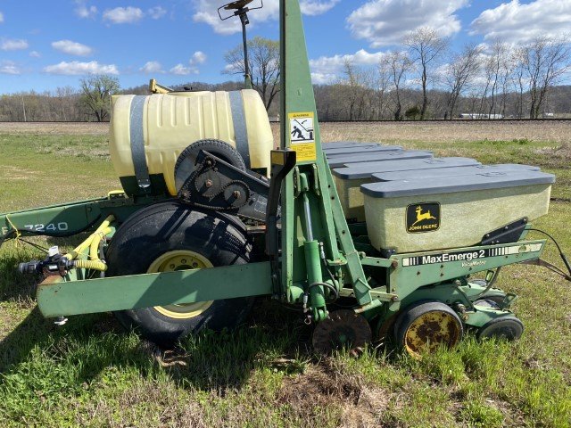 Image for John Deere 7240 MaxEmerge 2 Vacumeter Planter