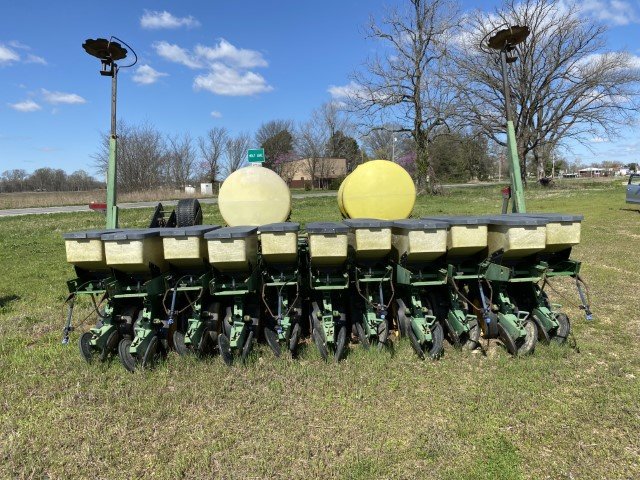 Image for John Deere 7240 MaxEmerge 2 Vacumeter Planter