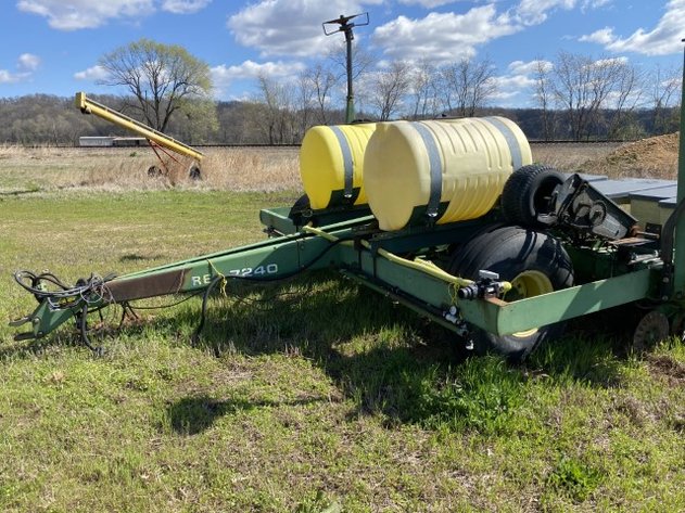 Image for John Deere 7240 MaxEmerge 2 Vacumeter Planter