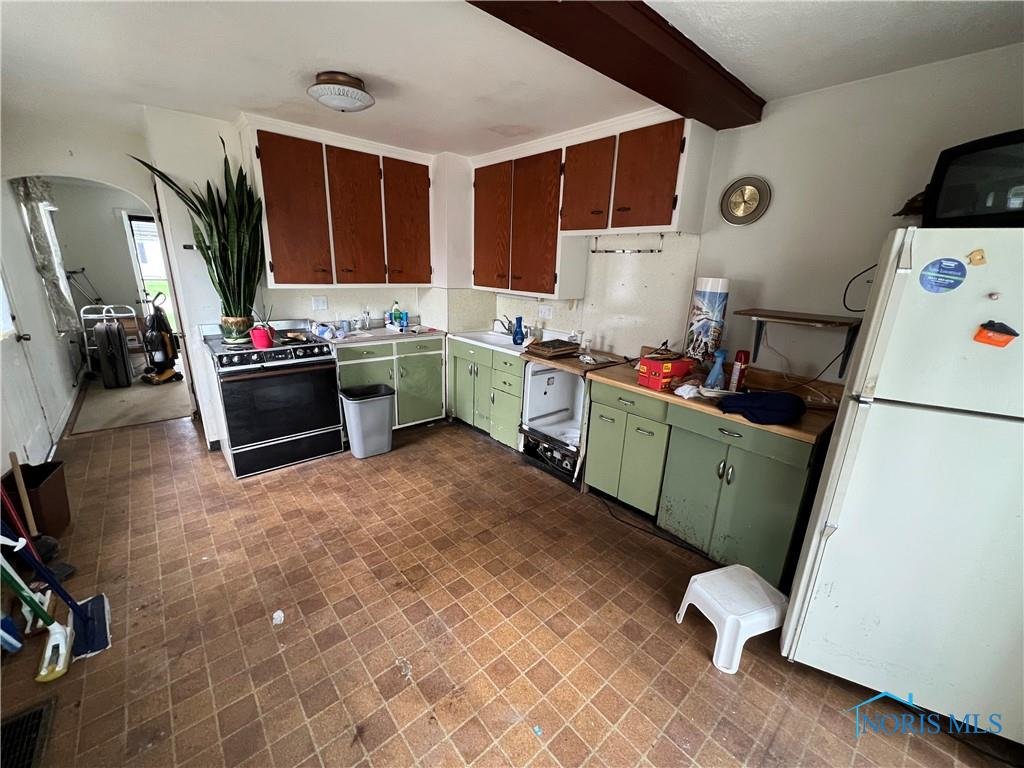 Image for MINIMUM BID AUCTION $49,000! 808 Tappan St.