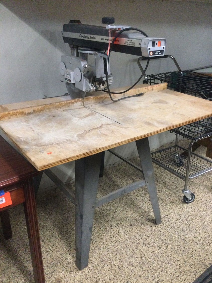 Image for Furniture, Collectibles, Train related, Delinquent storage units, Household-Main office back half