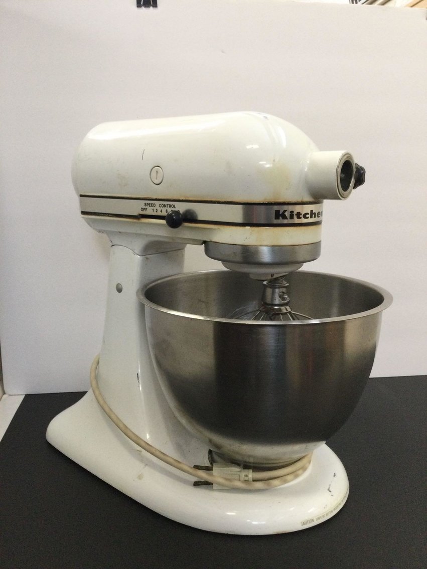 Image for Furniture, Collectibles, Train related, Delinquent storage units, Household-Main office back half