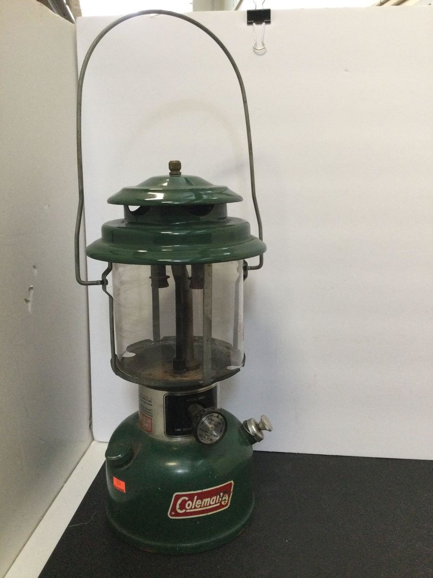 Image for Furniture, Collectibles, Train related, Delinquent storage units, Household-Main office back half