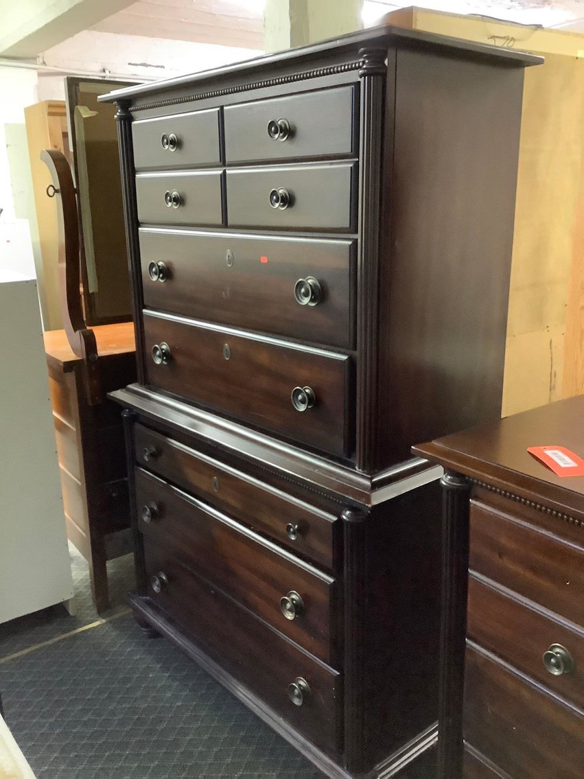 Image for Furniture, Collectibles, Train related, Delinquent storage units, Household-Main office back half