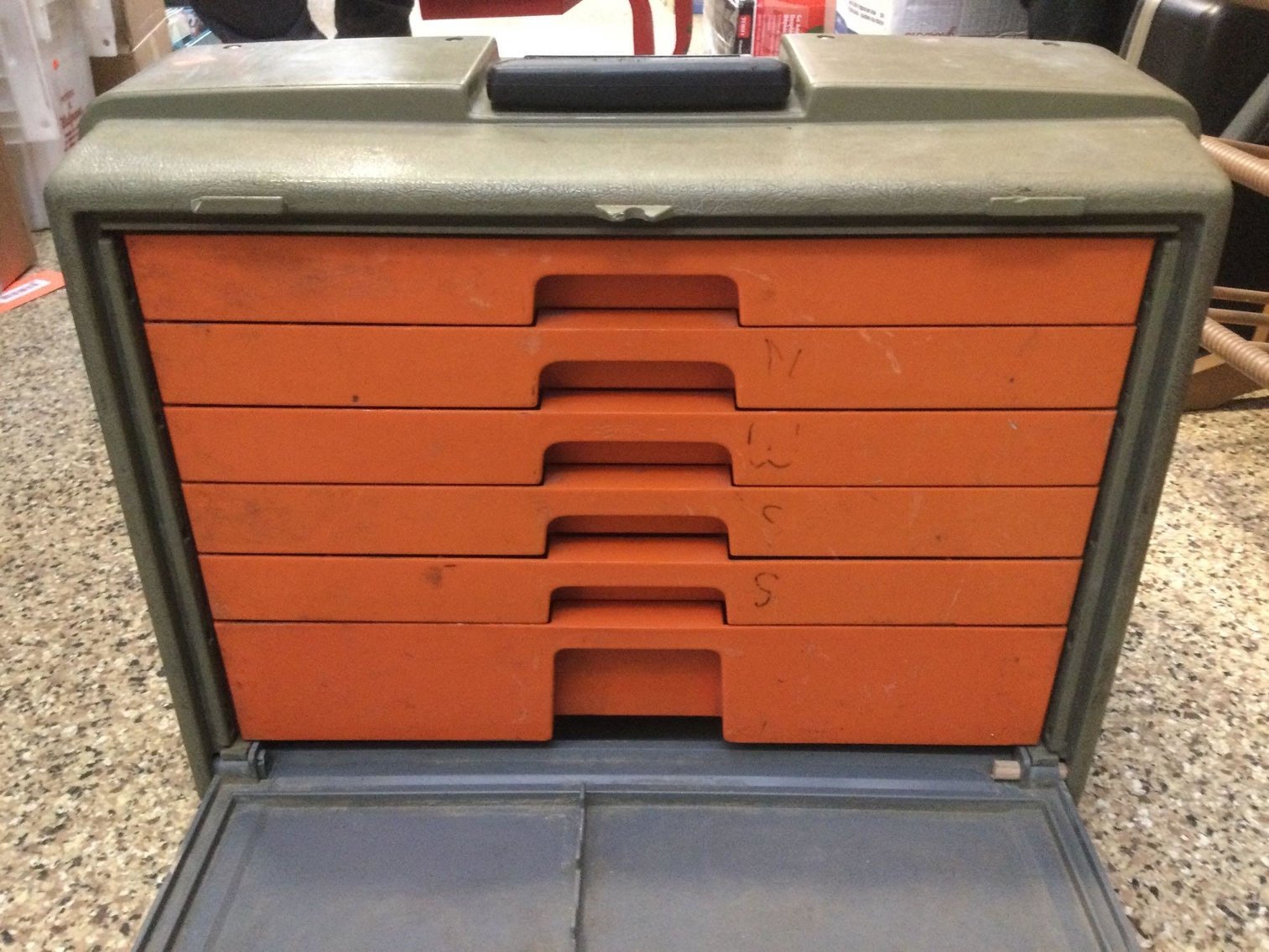 Image for Furniture, Collectibles, Train related, Delinquent storage units, Household-Main office back half