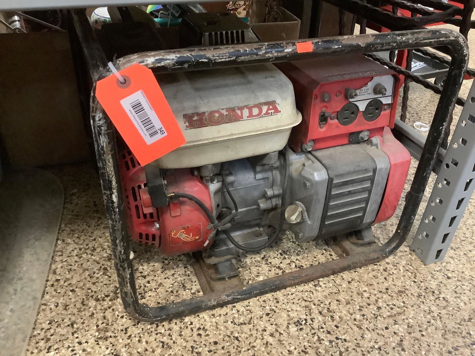 Image for Furniture, Collectibles, Train related, Delinquent storage units, Household-Main office back half