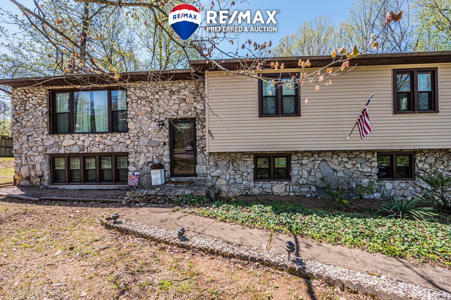 Image for 128 Shady Oak Drive