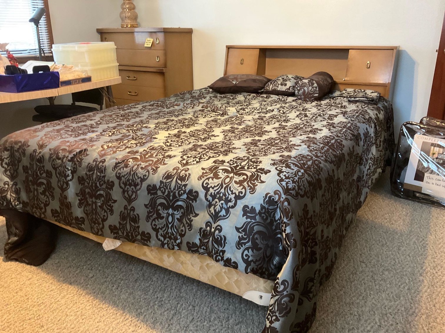 Image for Furniture, collectibles, household-He-Nis-Ra Lane 1 of0f 2