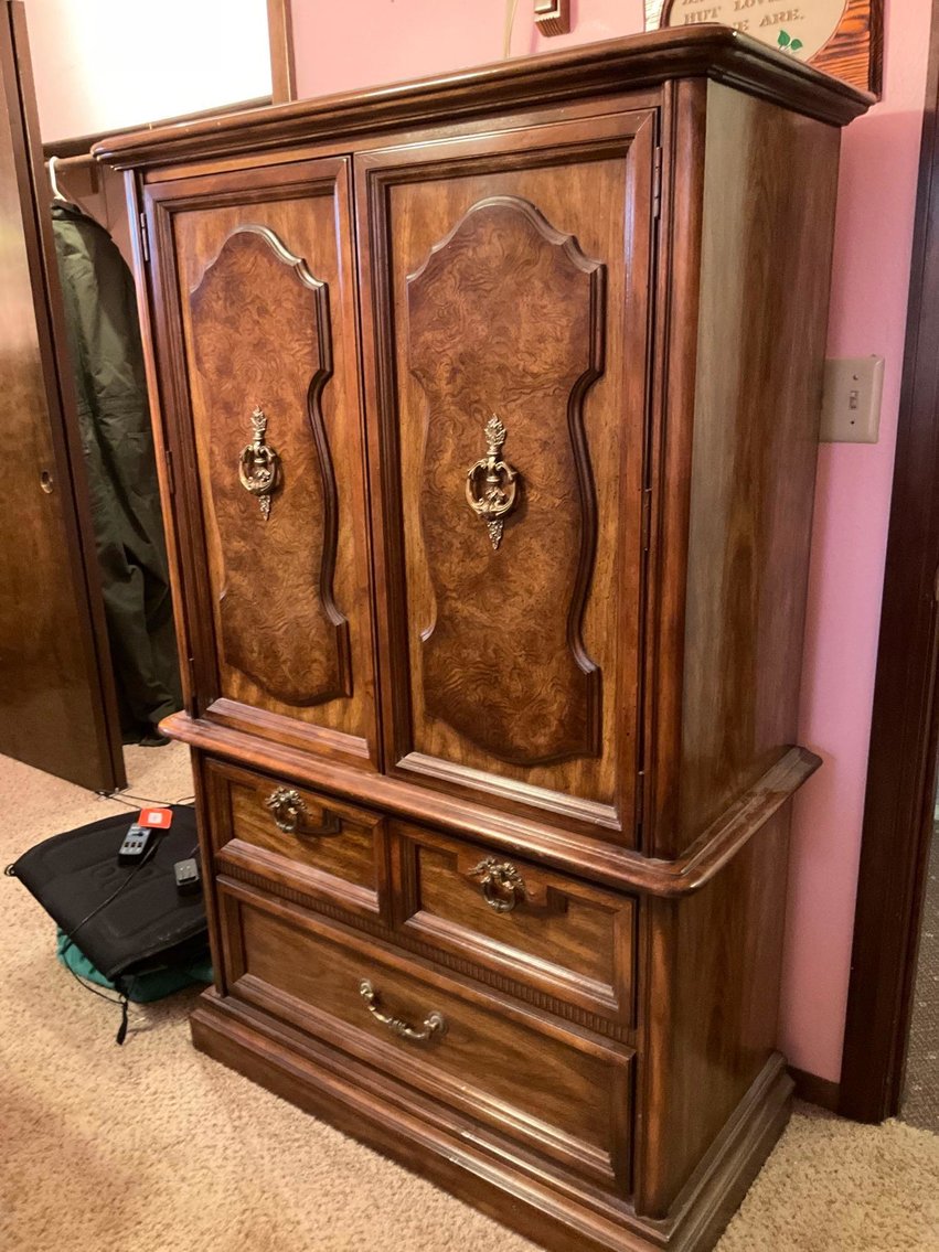 Image for Furniture, collectibles, household-He-Nis-Ra Lane 1 of0f 2