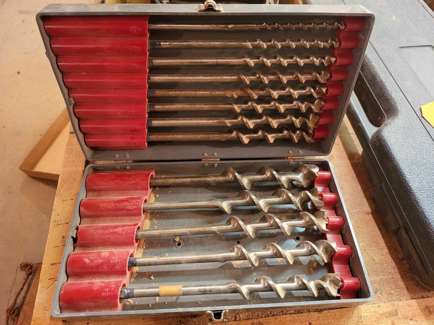 Image for Furniture, collectibles, household-He-Nis-Ra Lane 1 of0f 2