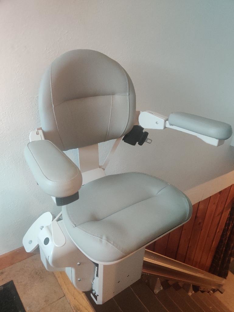 Image for Furniture, Motorcycle, JD riding lawnmower, collectibles, household-New building north side