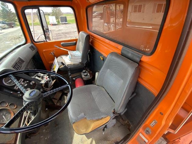 1989 Ford L8000 Salt Truck