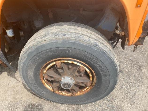 1989 Ford L8000 Salt Truck