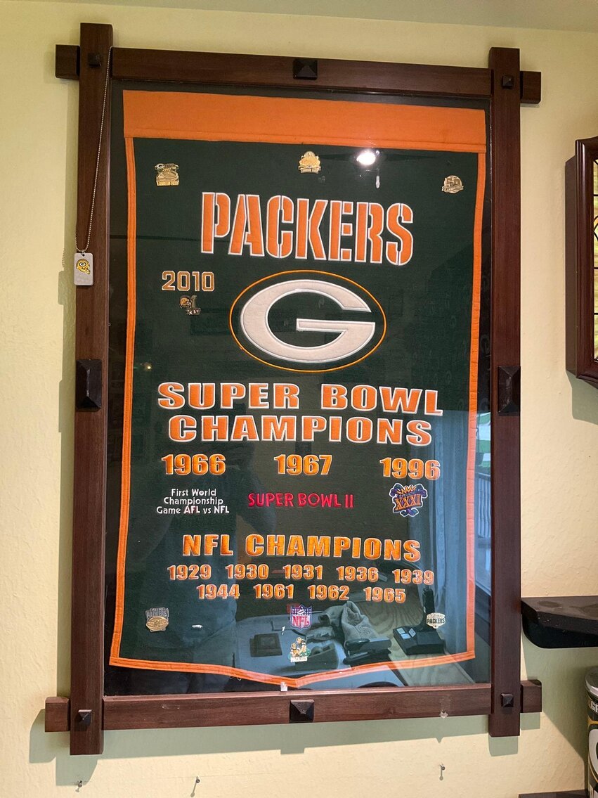 Image for Packer collectibles & household-He-Nis-Ra Lane 2 of 2