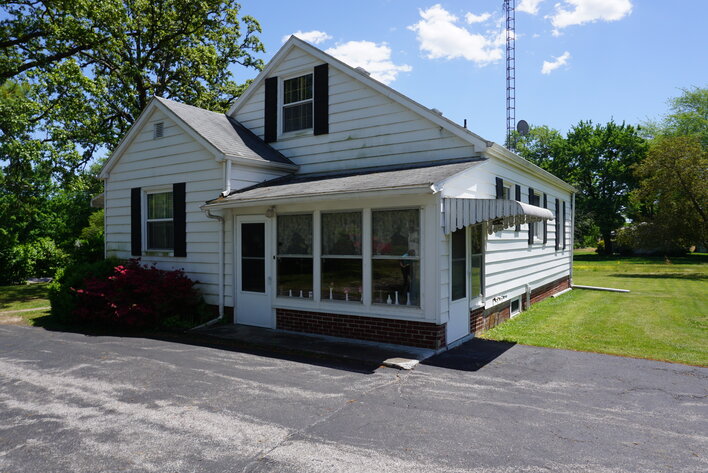 Image for ABSOLUTE LIVING ESTATE AUCTION 311 SOUTH ELM STREET BLUFORD, IL