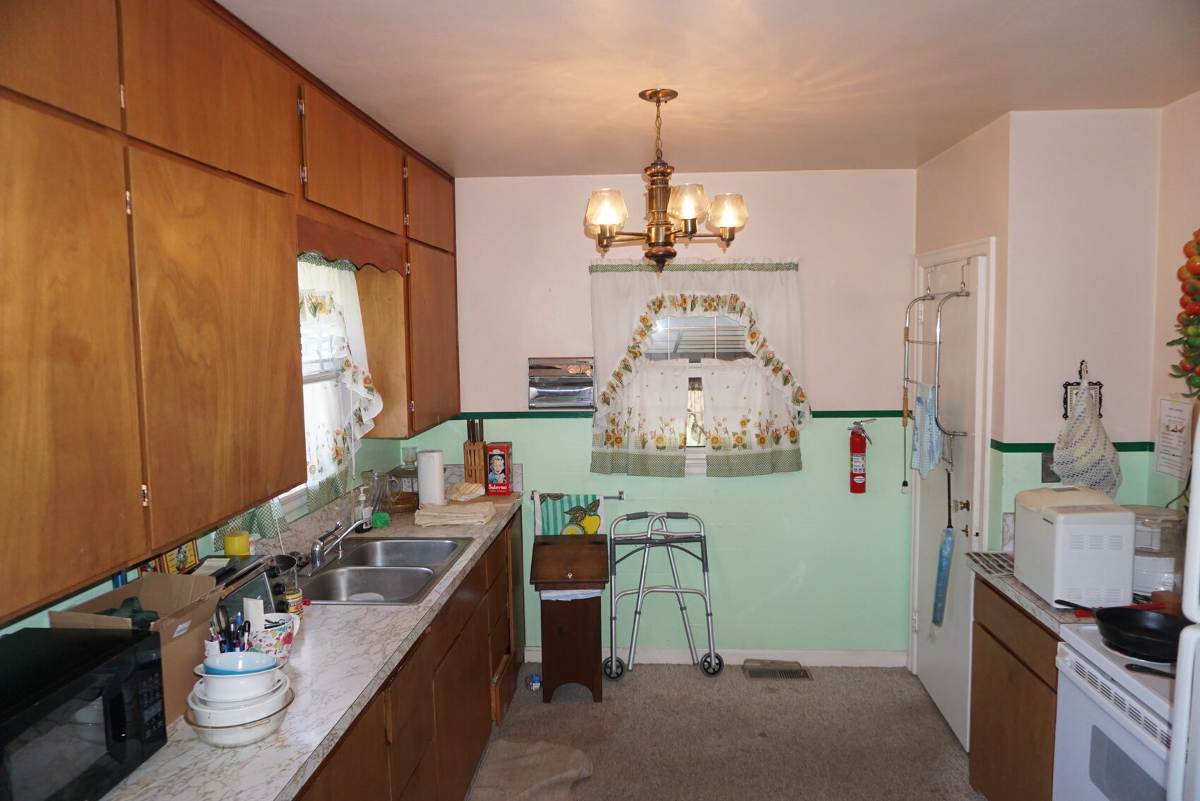 Image for ABSOLUTE LIVING ESTATE AUCTION 311 SOUTH ELM STREET BLUFORD, IL