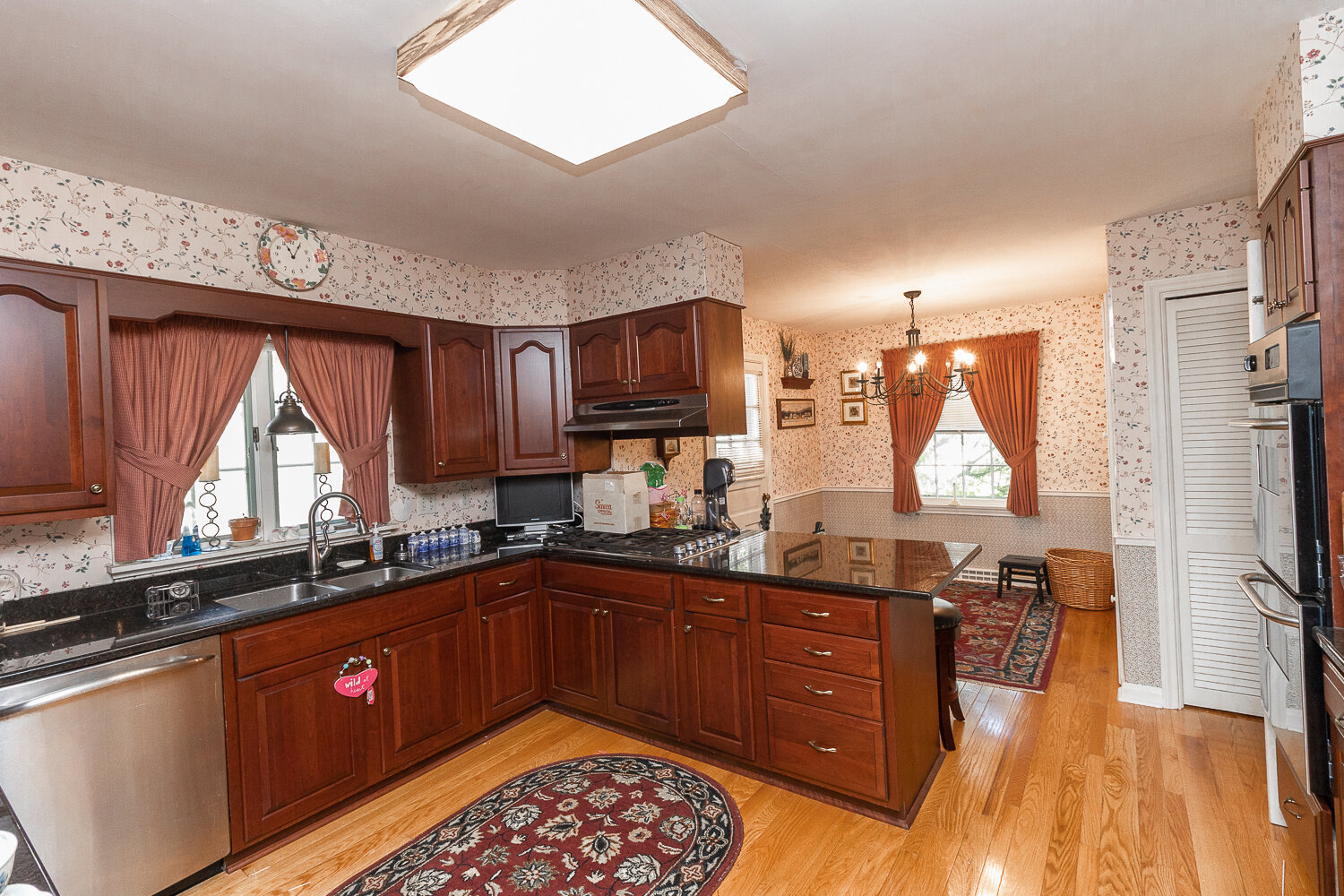 Image for SOLD $382,250 - Gorgeous 4 Bedroom Home on a Corner Lot in Suncrest