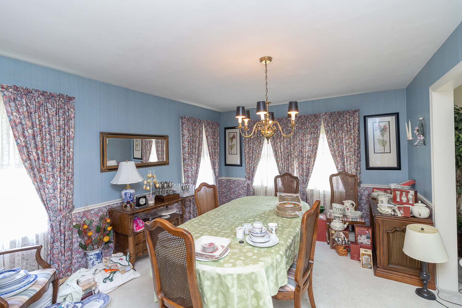 Image for SOLD $382,250 - Gorgeous 4 Bedroom Home on a Corner Lot in Suncrest