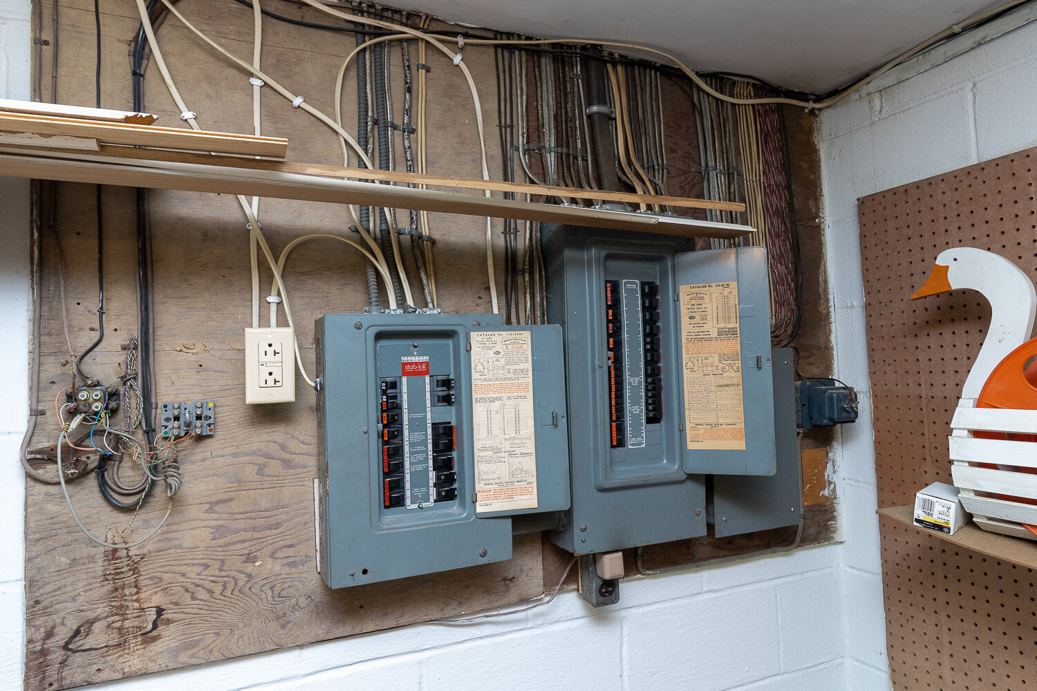 Image for SOLD $382,250 - Gorgeous 4 Bedroom Home on a Corner Lot in Suncrest