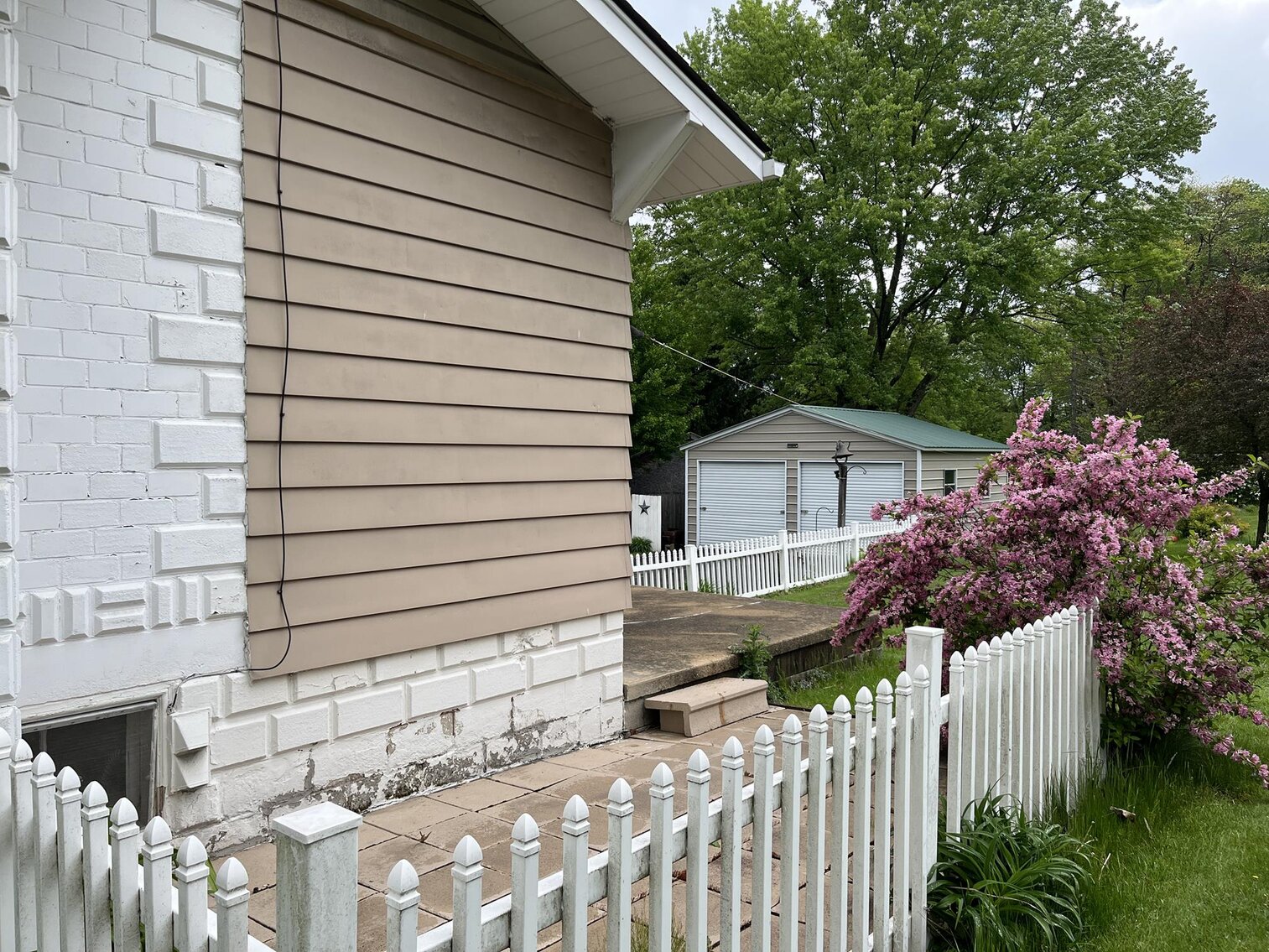 Image for SOLD $88,000 - Move-in Ready 3 Bedroom Selling to the Highest Bidder