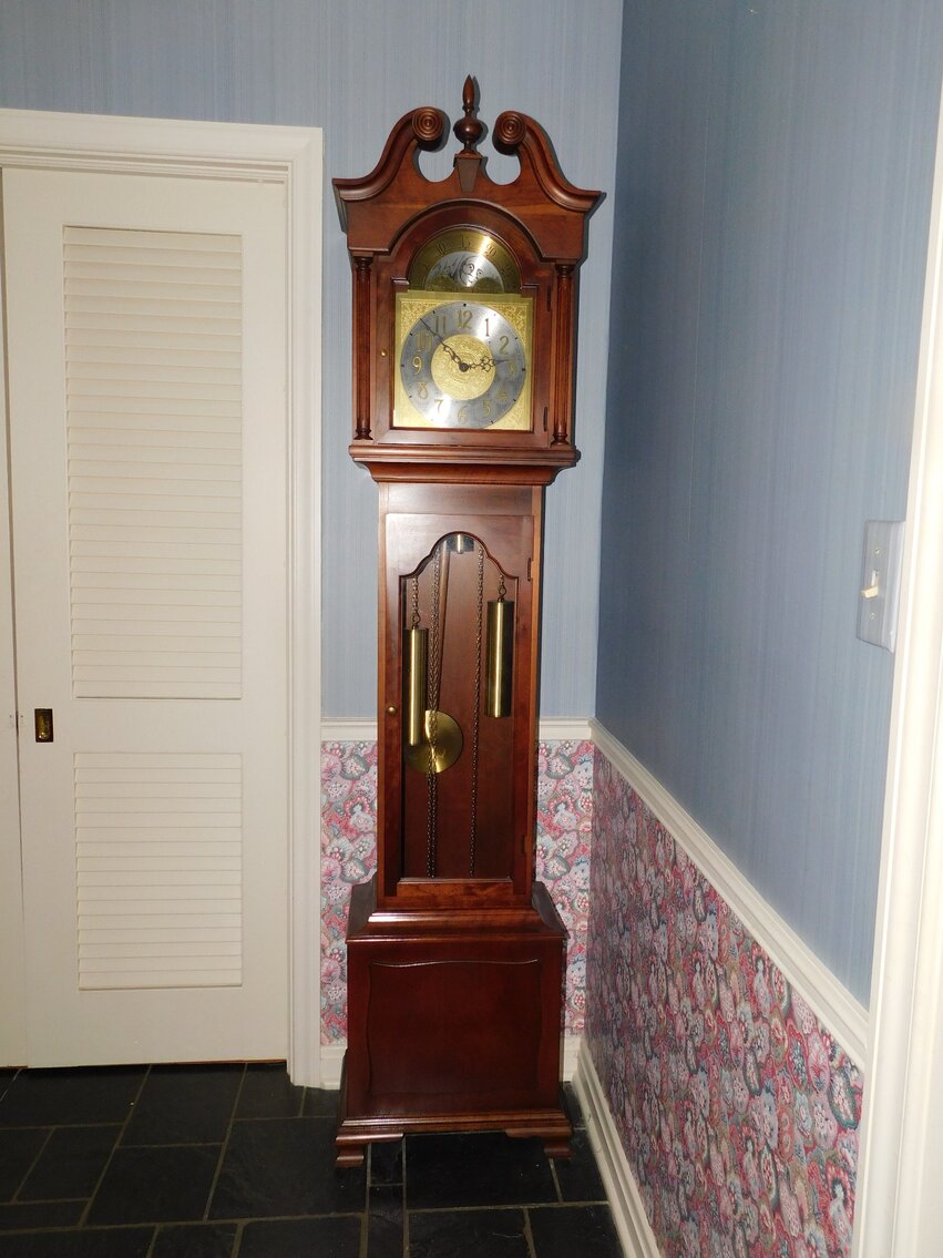 Image for Morgantown, WV – Online Estate Auction: Estate of Dr & Mrs. Irvin Snyder – Furniture, Glassware, Lenox China, Household Items & More