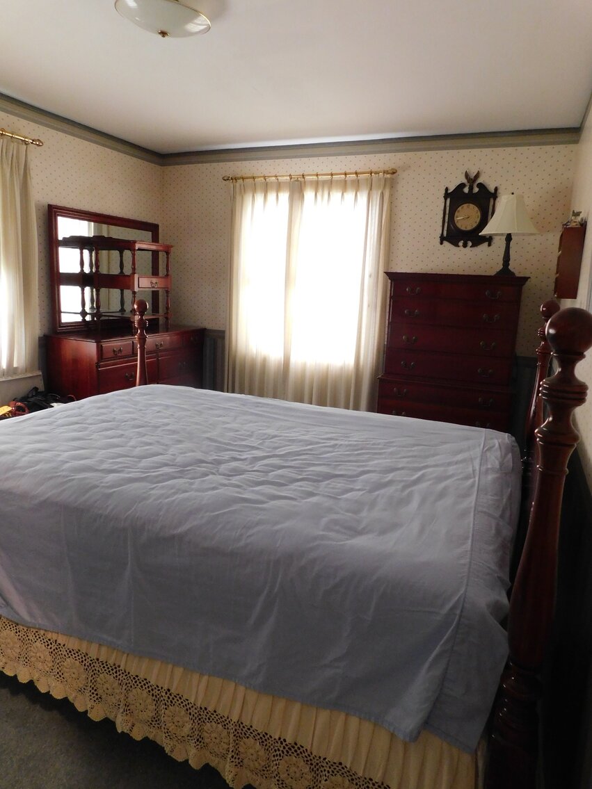 Image for Morgantown, WV – Online Estate Auction: Estate of Dr & Mrs. Irvin Snyder – Furniture, Glassware, Lenox China, Household Items & More