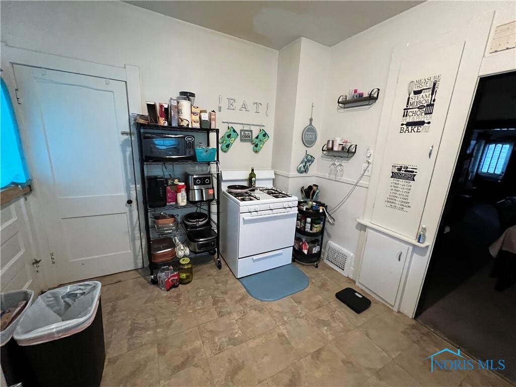 Image for MINIMUM BID AUCTION $25,000! 854 Geneva Ave