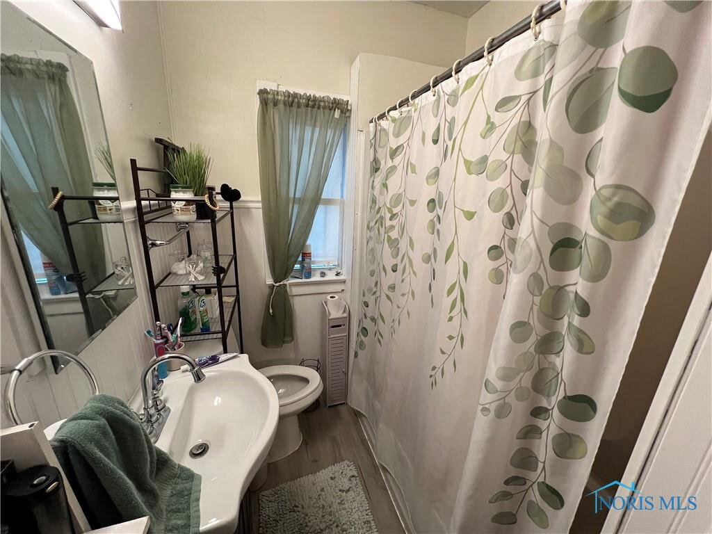 Image for MINIMUM BID AUCTION $25,000! 854 Geneva Ave