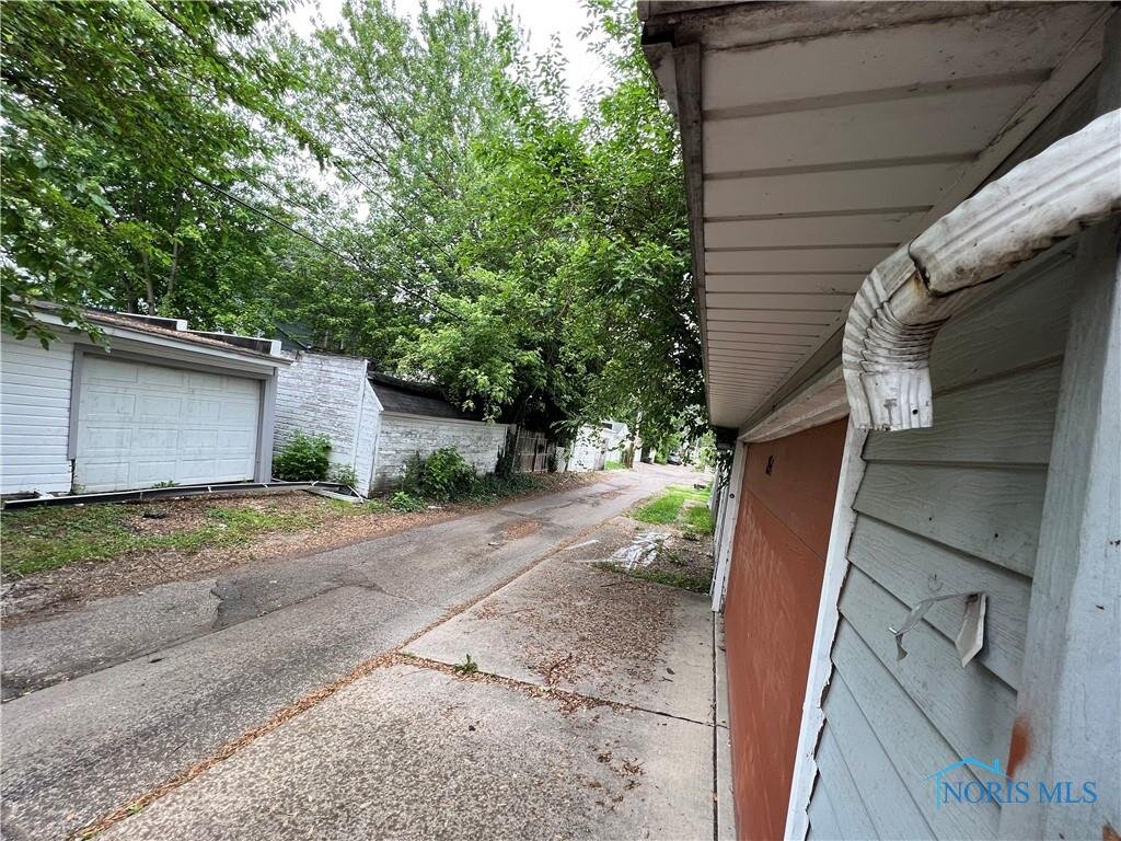 Image for MINIMUM BID AUCTION $25,000! 854 Geneva Ave