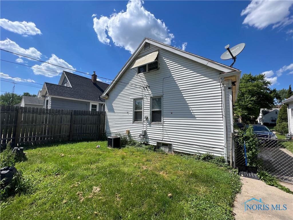 Image for MINIMUM BID AUCTION $35,000! 1479 Crestwood Rd