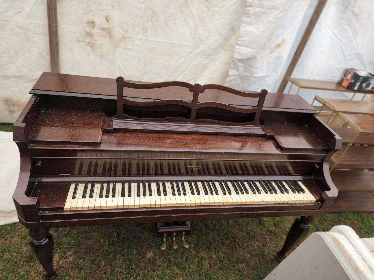 Image for The Upshaw Estate Live Auction