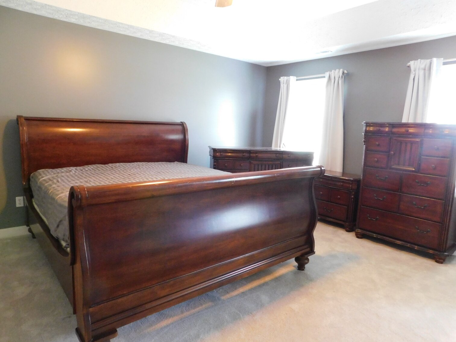 Image for Morgantown, WV – Moving Auction: Quality Furniture, Large Appliances, Décor, Outdoor Items, and more!