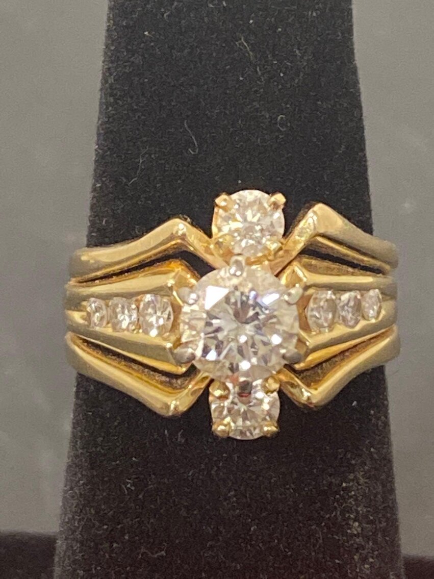 Image for Furniture, collectibles, household-New building south