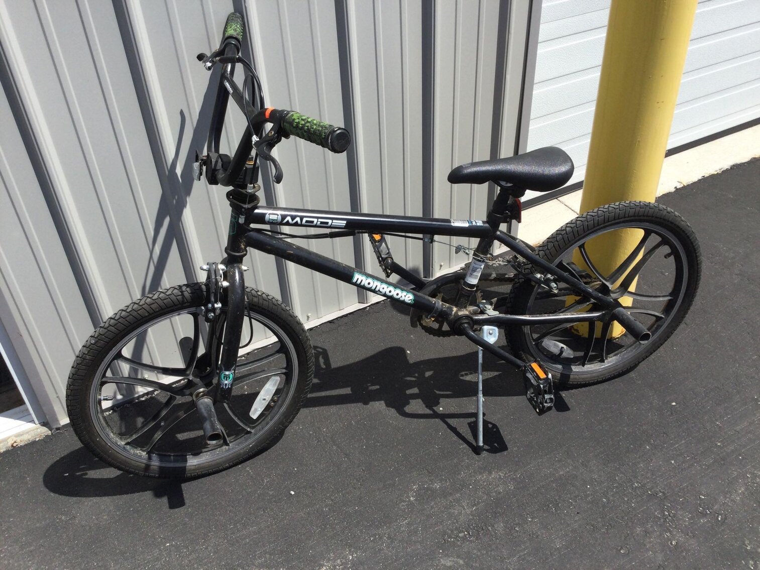 Image for Furniture, collectibles, household-New building south