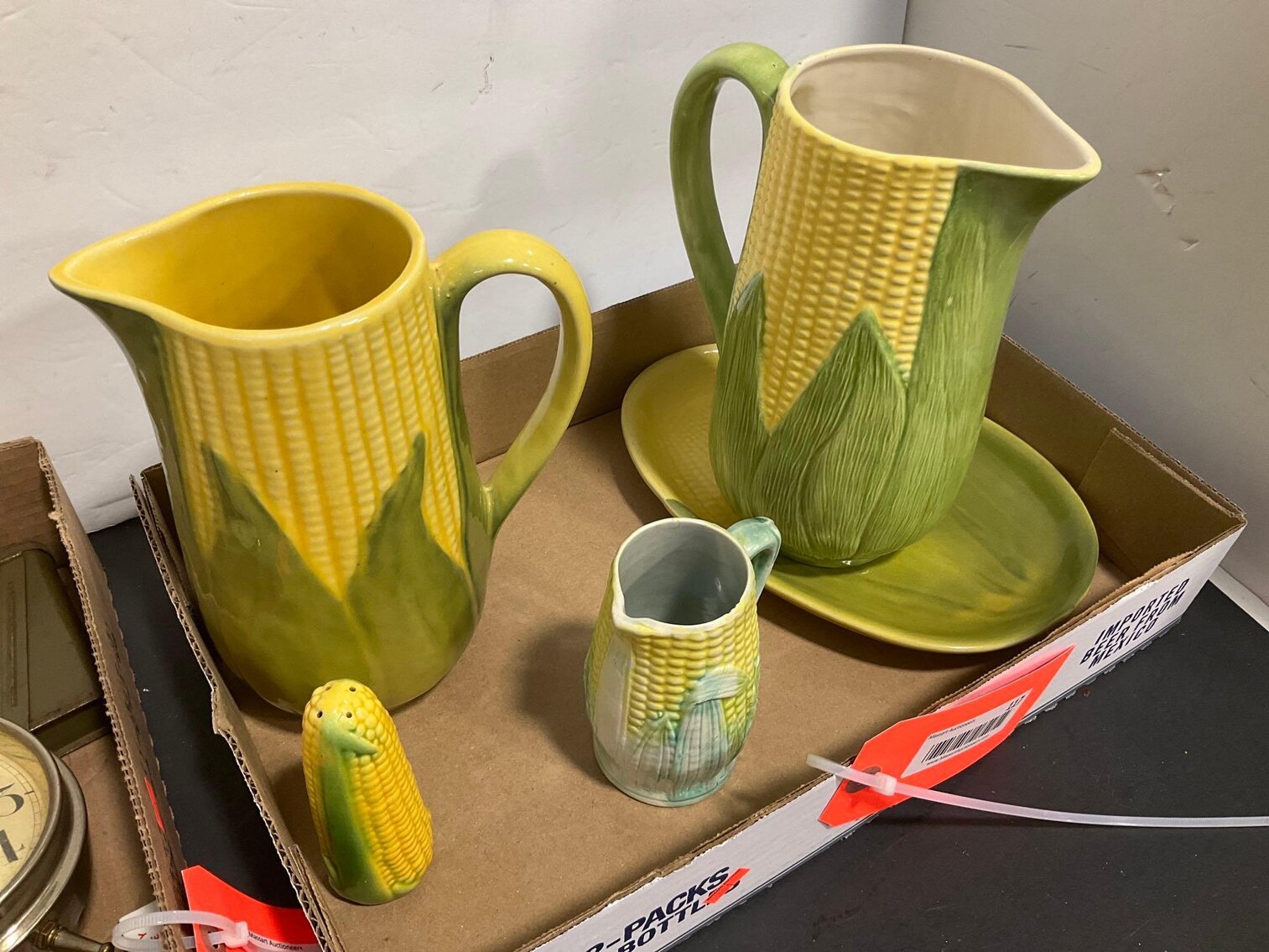 Image for Furniture, collectibles, household-New building south