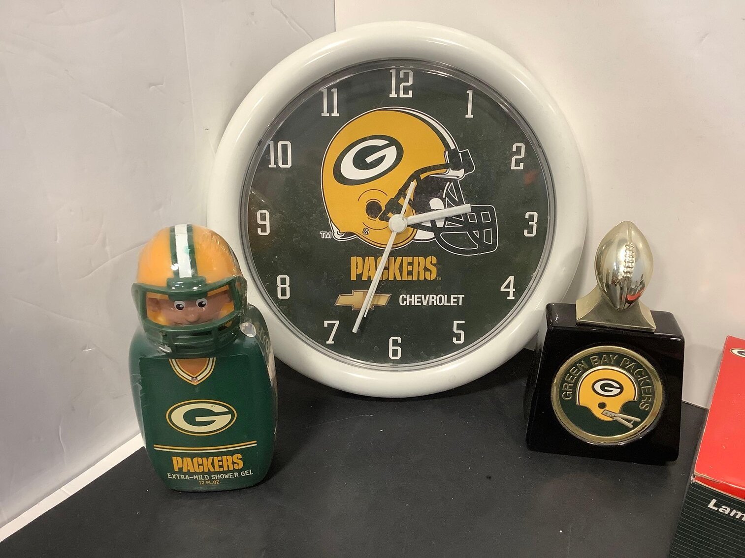 Image for Furniture, collectibles, household-New building south