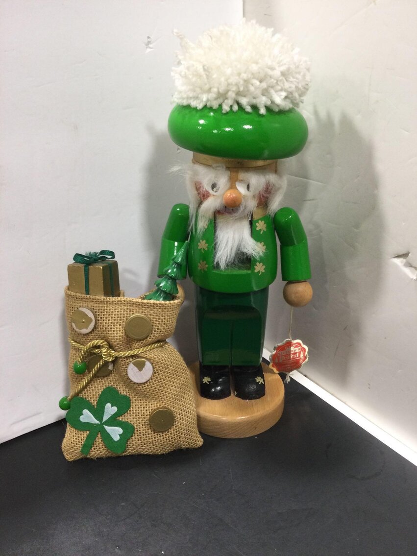 Image for Furniture, collectibles, household-New building south