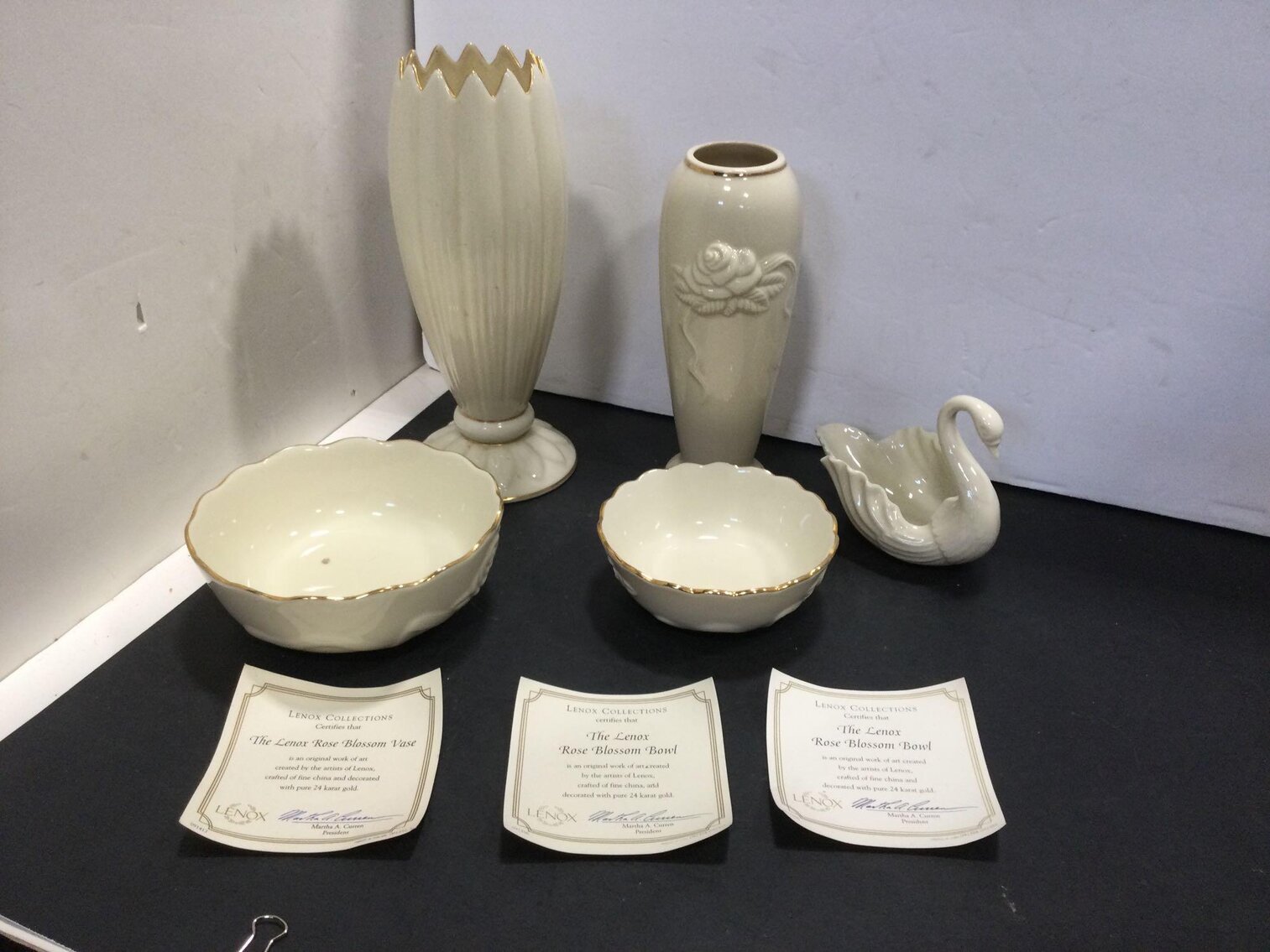 Image for Furniture, collectibles, household-New building south